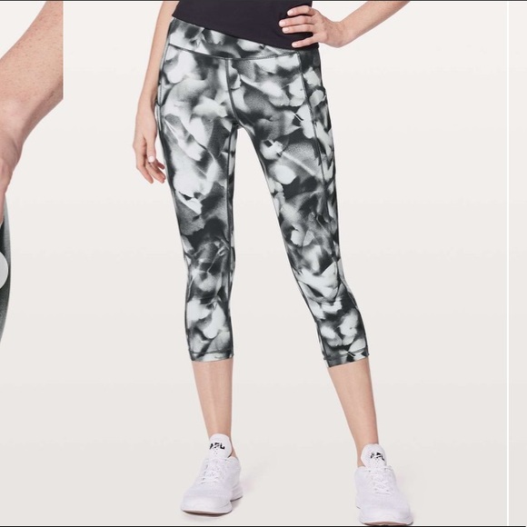 lululemon athletica Pants - NWT Lululemon Speed Up Crop 21" Tie Dye White 6